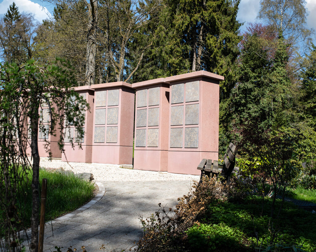 Choisir le colombarium pour la conservation des cendres